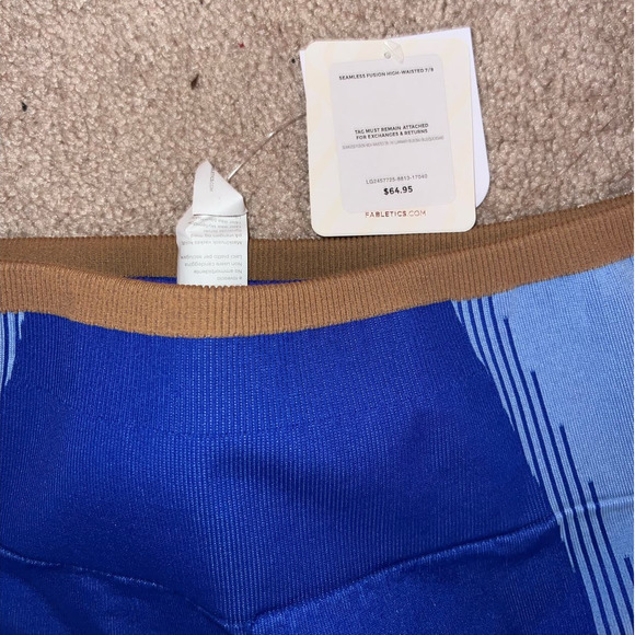 New Fabletics Unstoppable 2 piece seamless fusion outfit blue size M - Picture 4 of 11